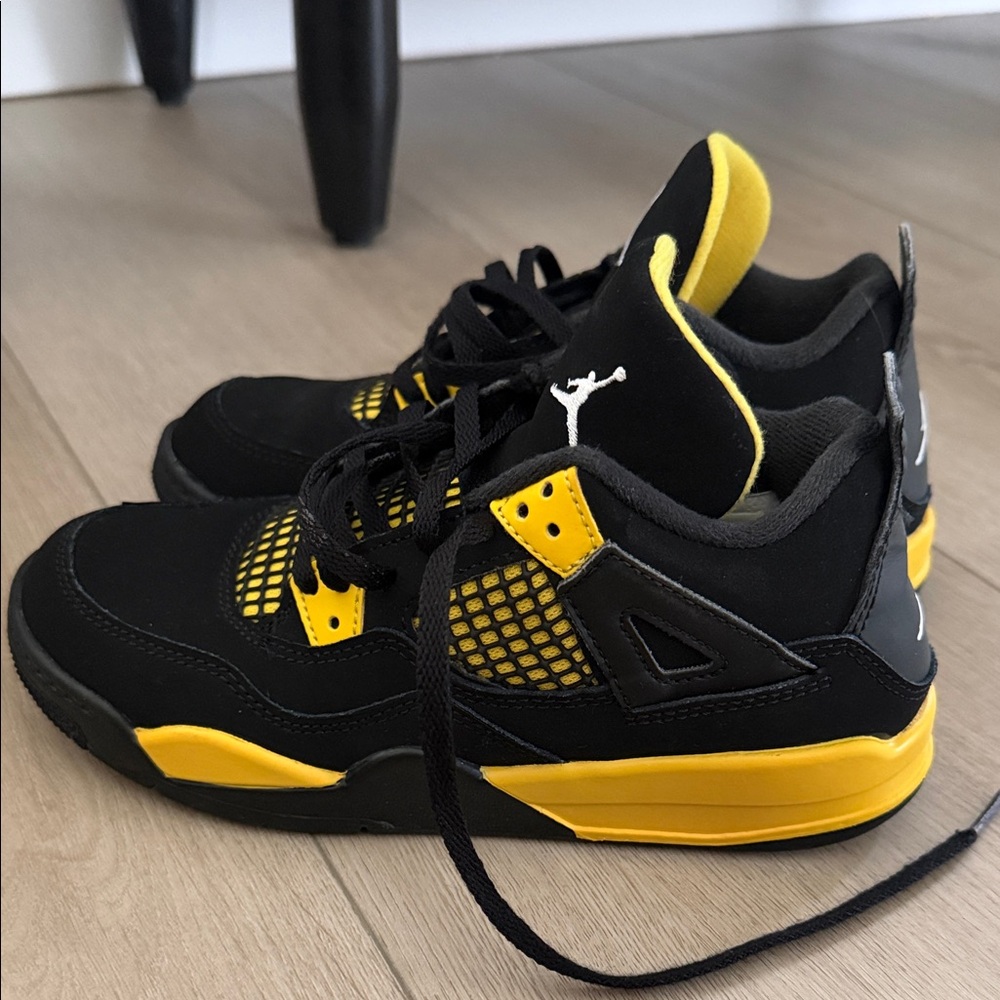 Jordan Kids Sneakers in Black and Yellow